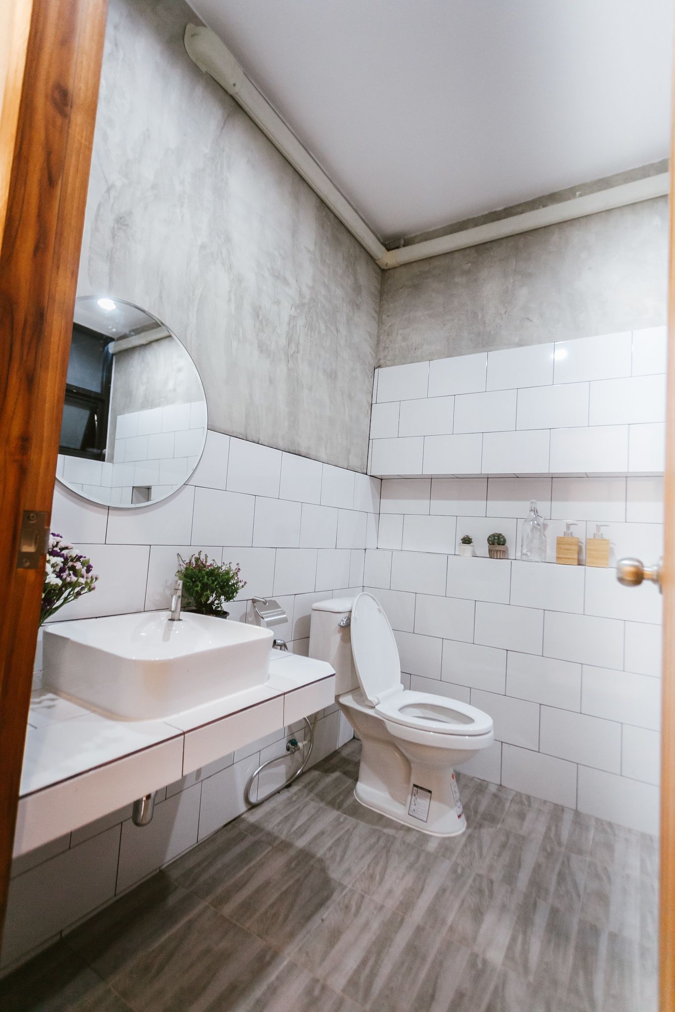 standard room | bathroom | shower, free toiletries, hair dryer, towels