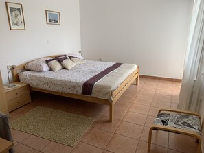2 bedrooms, desk, iron/ironing board, travel crib
