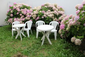 屋外ダイニングエリア