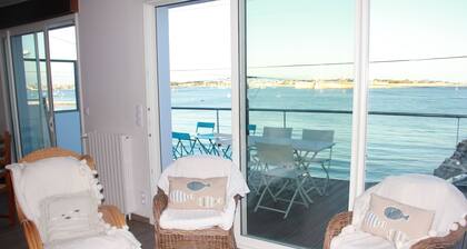 Jalat vedessä. Oceanview poikkeus. Beach 10 metriä. Hiljainen. 5 makuuhuonetta., 10 hlö.