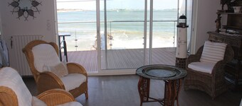 Directly on the beach, unique sea view, quiet, Clévacances rating, for 8 persons