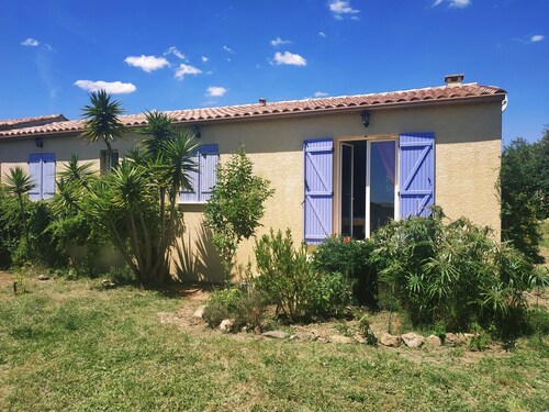 Comfortable and peaceful house with large Mediterranean garden next to vineyards