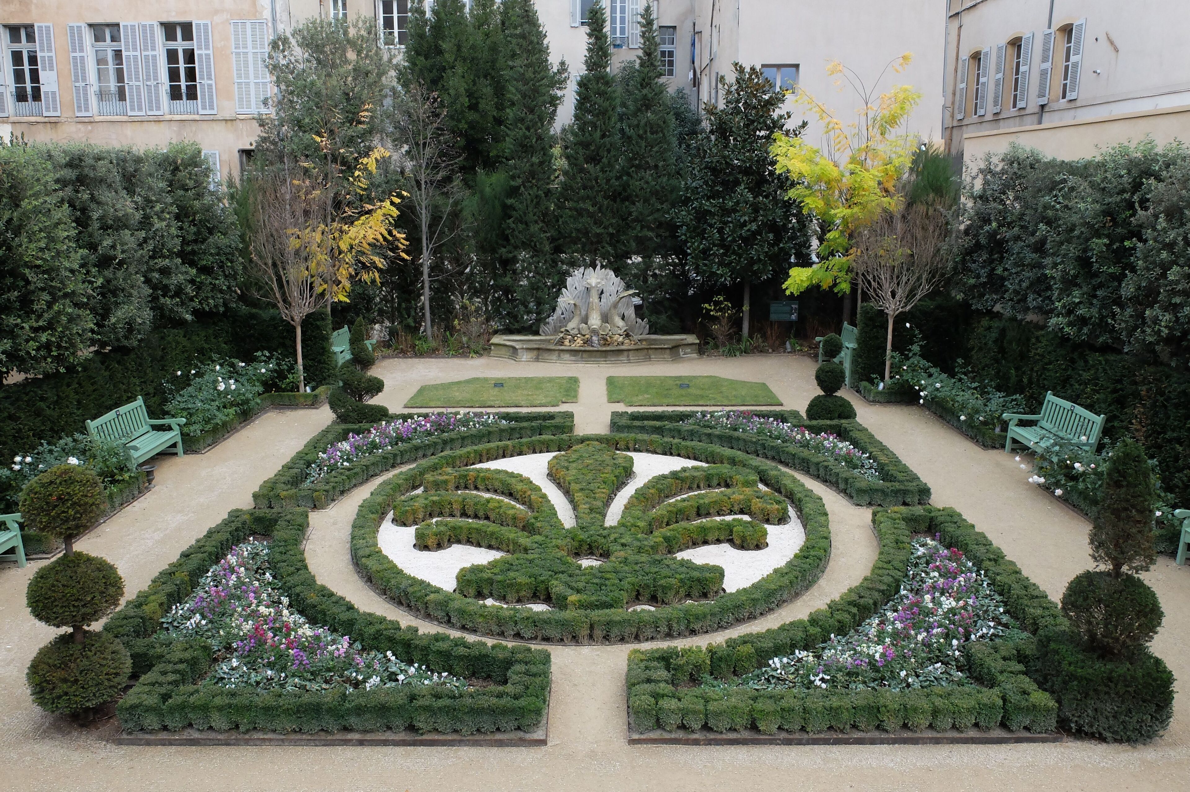 Le jardin, Hotel de Caumont. Musée