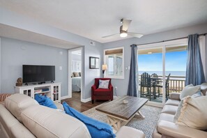TV, DVD player, video library - The Palm: Oceanfront Condo, Beach Access, Seasonal Pool (Caswell Beach)