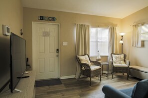 Smart TV, libros y videoteca