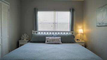 2 chambres, fer et planche à repasser, Wi-Fi, draps fournis