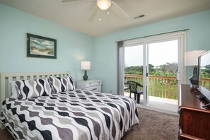 3 bedrooms, internet, bed sheets - Changes in L'Attitude: Ocean Views and a Short Walk to the Sand (Oak Island)