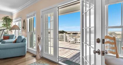 Emerald Breeze: Stunning Ocean and Waterway Views