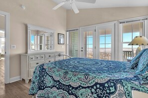 4 bedrooms, iron/ironing board, internet, bed sheets
