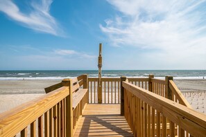 On the beach - Sea Fever: Beachy Oceanfront House on East Beach (Oak Island)
