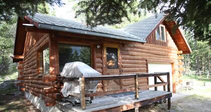 Cabin With Sleeping Loft 20 Miles From NE Entrance Of Yellowstone