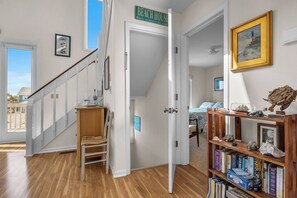 Interior - Griffin: Comfortable Caswell Home, Ocean & River Views! (Caswell Beach)
