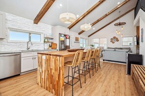 Interior - Into the Mystic: HGTV Renovated, Family-friendly, Oceanfront Home (Oak Island)