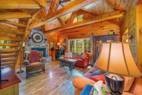 Au Train Riverfront Cottage - Peaceful & Clean!  3BR+Loft.  Snowmobile Friendly