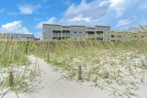 Exterior - The Crab Lab: Caswell Beach Condo with Oceanfront Pool (Caswell Beach)