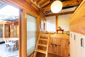 Family House, 4 Bedrooms | 4 bedrooms, iron/ironing board, free WiFi - Open Real Luxury Korean Hanok (Seoul)