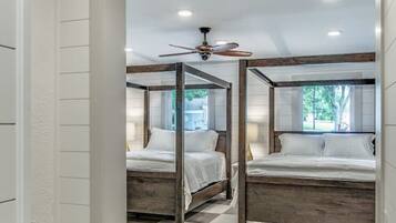 Desk, iron/ironing board, travel cot, WiFi
