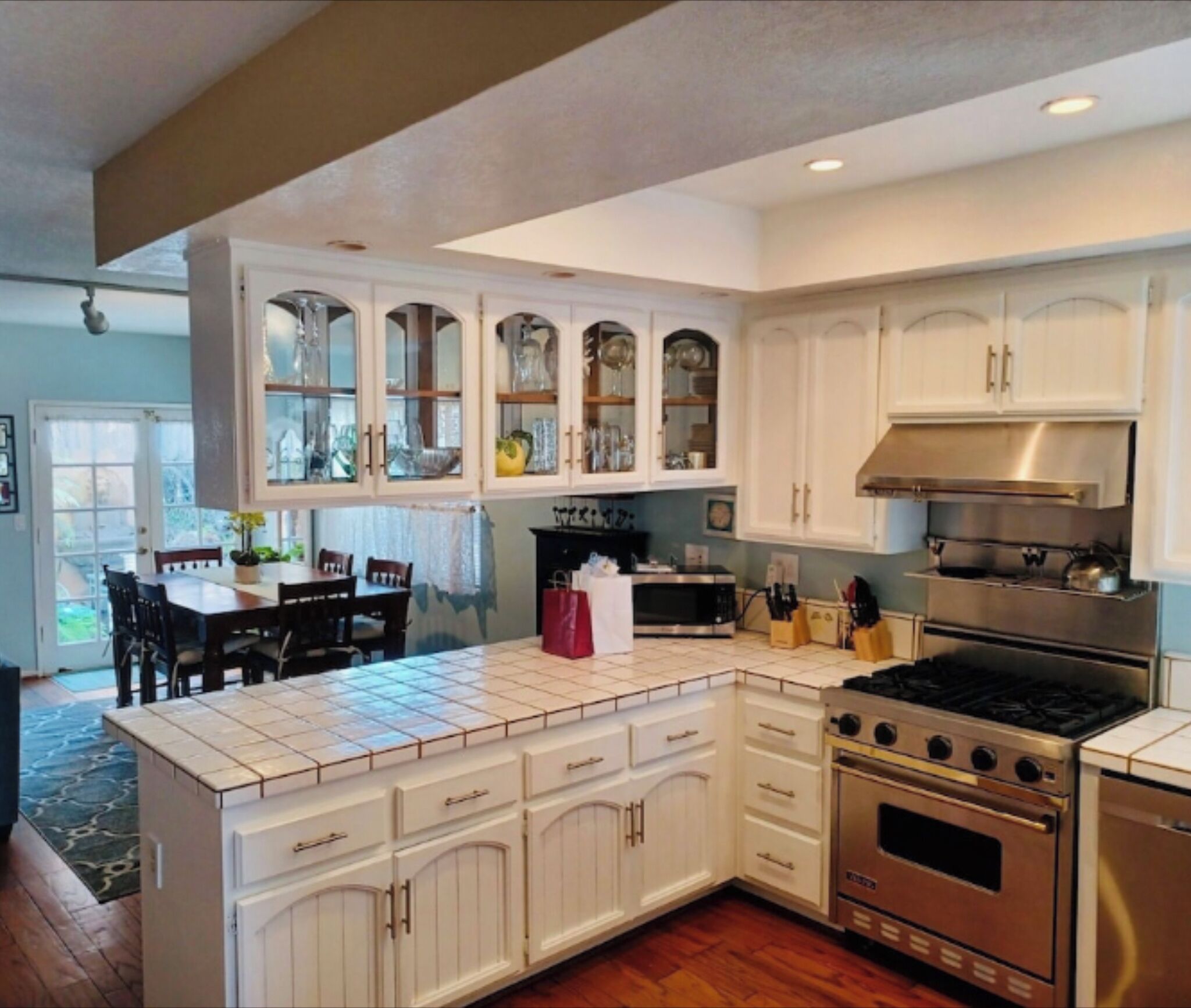 雪櫃、微波爐、焗爐、爐具