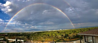  Best view in town.  Minutes away from Old town and the Albuquerque zoo 