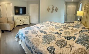 4 bedrooms, iron/ironing board, WiFi