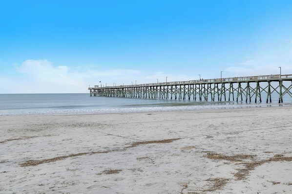 Beach nearby - The Dunes: Ocean View Condo with Community Pool, Hot Tub, Beach Access (Oak Island)