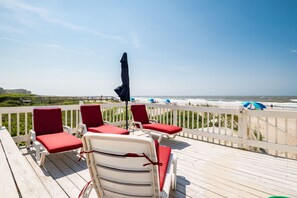 Property grounds - Sweet Retreat: Oceanfront Home with Private Walkway to the Beach (Oak Island)