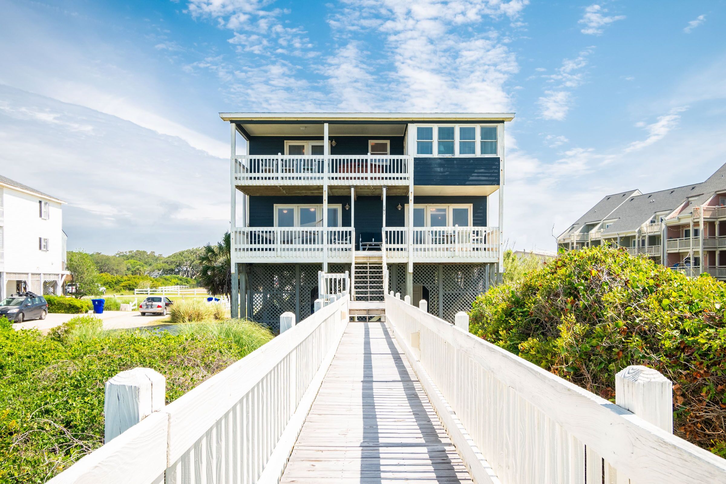 Sweet Retreat: 5 Bed/3 Bath Oceanfront Home with Private Walkway to the Beach