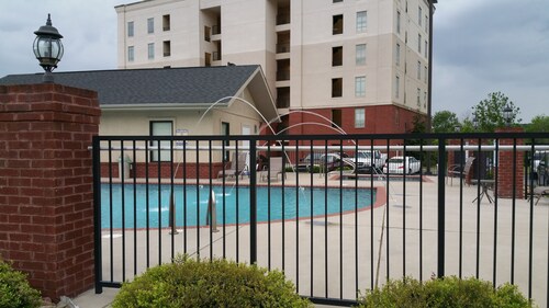 Luxury Riverfront spacious condo in perfect location near Tanger Outlets 