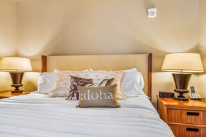 Iron/ironing board, travel cot, free WiFi, bed sheets