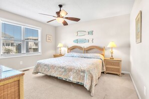 4 bedrooms, travel crib, internet, bed sheets