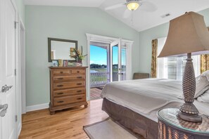 4 habitaciones, tabla de planchar con plancha, internet y ropa de cama 
