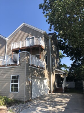 المنشأة من الخارج