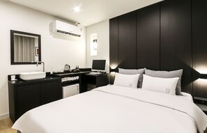 1 bedroom, desk, blackout drapes, soundproofing - The Way Hotel (Busan)