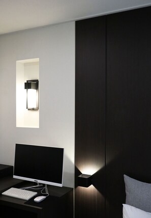 1 bedroom, desk, blackout drapes, soundproofing - The Way Hotel (Busan)