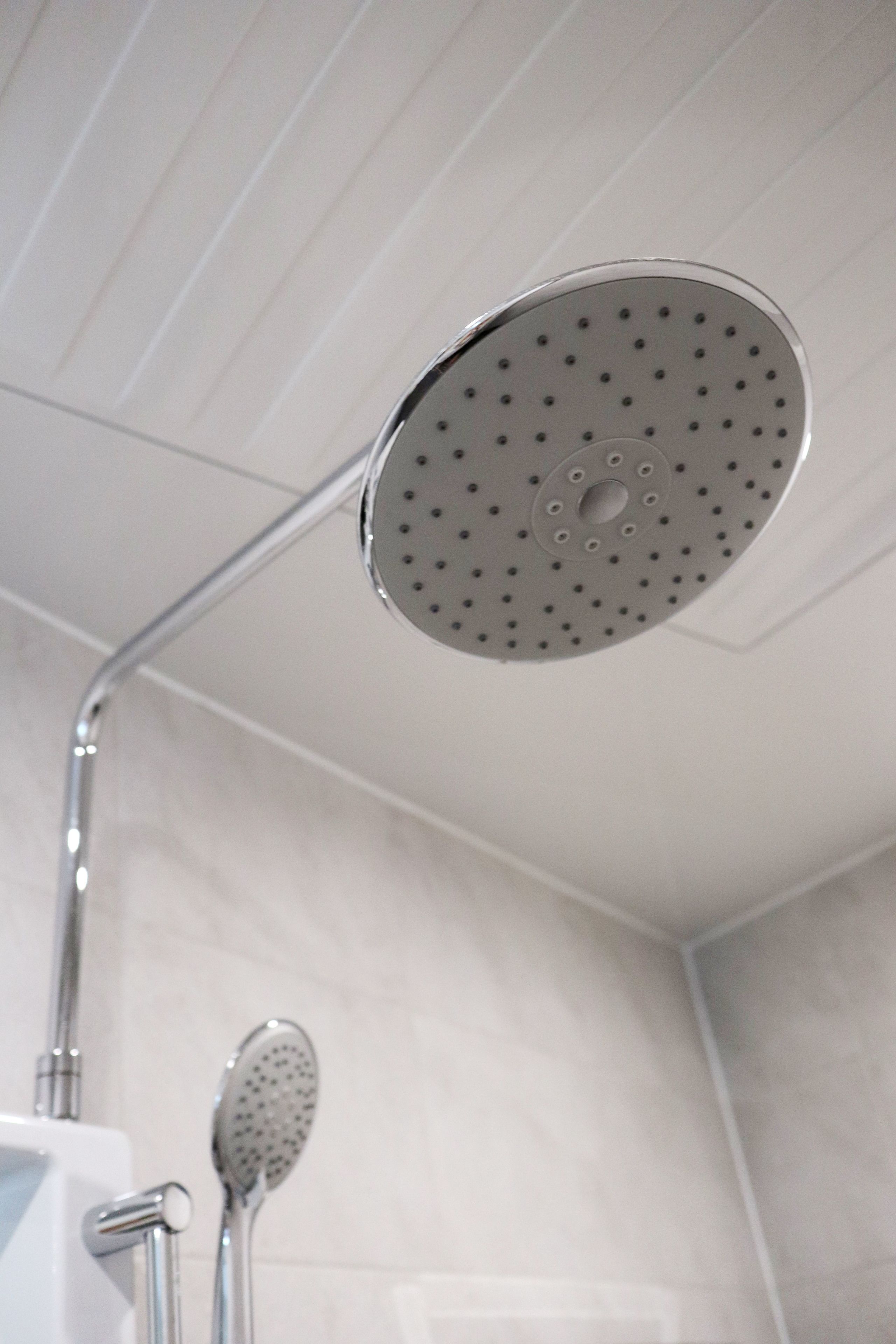 Ducha del cuarto de baño