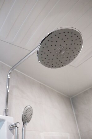 Bathroom shower - The Way Hotel (Busan)