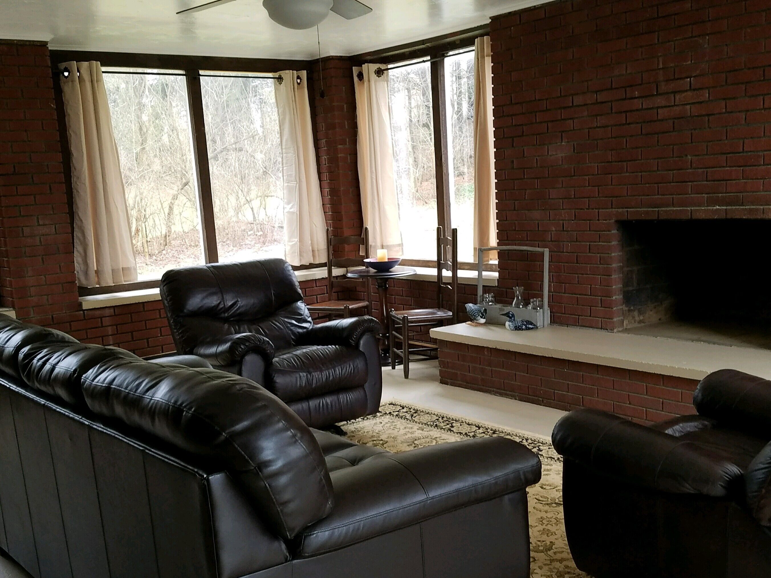 Télévision, cheminée