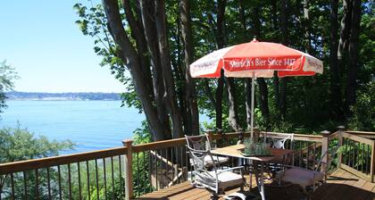 Waterfront Vashon Home with Amazing View