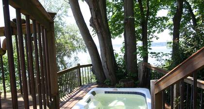 Waterfront Vashon Home con una vista increíble