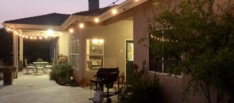 Beautiful Villa with Treetop views south of the Yosemite entrance