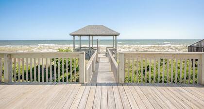 Surf Watch: Oceanfront House in East Beach With Covered Gazebo