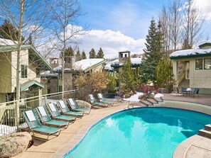 A heated pool - Tamarack - Steps to the Slopes + ASE Transportation (Snowmass Village)