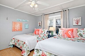 3 bedrooms, iron/ironing board, internet, bed sheets - Sandy Dunes: Spectacular Oceanfront Home with Amazing Views (Oak Island)