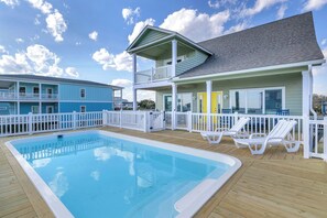 Pool - Southern Horizons: Elevated Pool, Ocean Views, Near Beach Access (Oak Island)