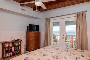 3 bedrooms, iron/ironing board, internet, bed sheets