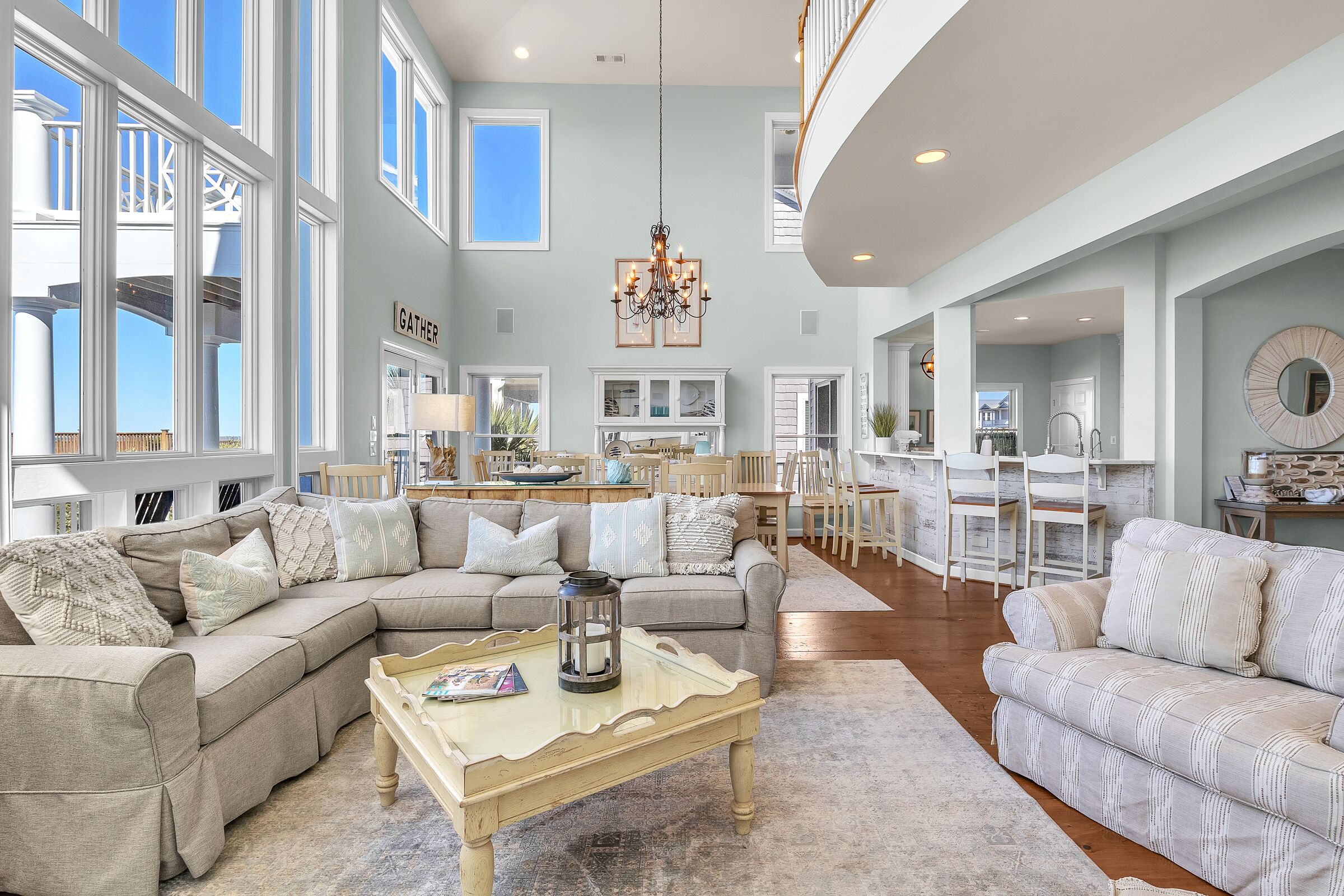 Télévision, cheminée, lecteur de DVD