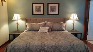 3 habitaciones, escritorio, tabla de planchar con plancha y wifi gratis
