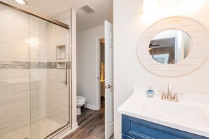 Towels - Sea Esta: Condo with Community Pool and Elevator (Oak Island)