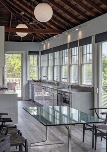 Stunning, light-filled beach house with hot tub & sauna, minutes from the beach!