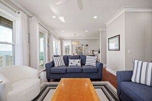 Fernseher, DVD-Player, Bücher